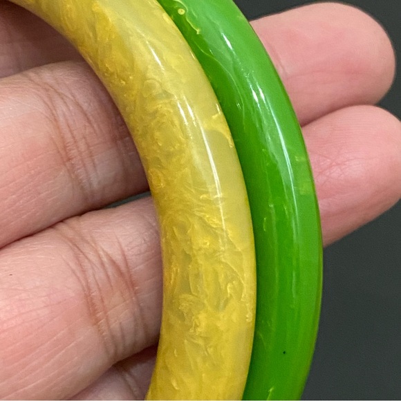 Vintage Green & Yellow Swirl Marbled Bakelite Bangle Bracelet Set - Picture 12 of 12